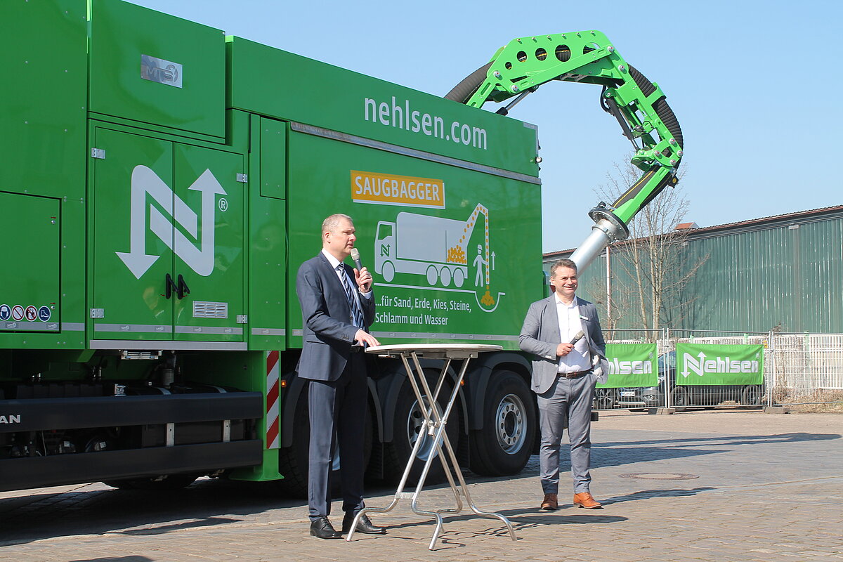 Die Nehlsen-Gruppe investiert eine halbe Million Euro in neuen Saugbagger